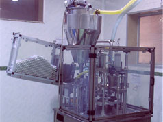 الة تعبئة التيوبات ضمن قسم المراهم و الكريمات